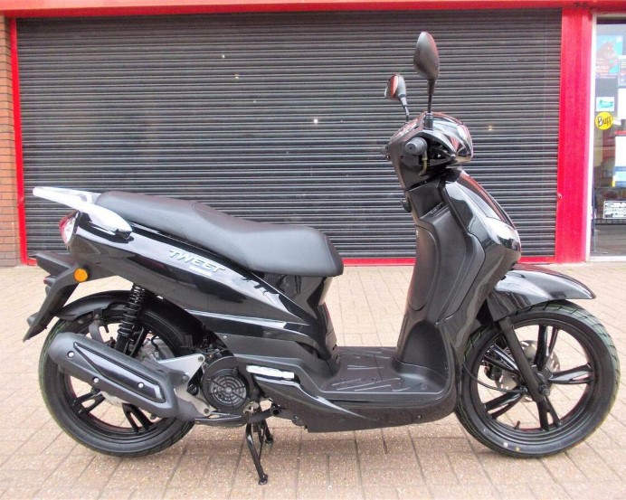 Peugeot Tweet 125cc SBC Insurance